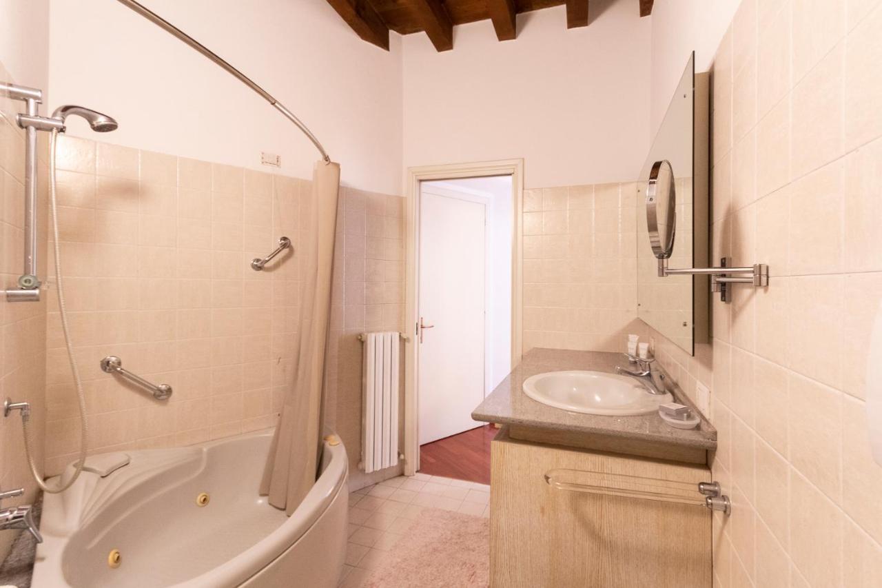 Anfiteatro Apartment In Brera Milano Eksteriør billede