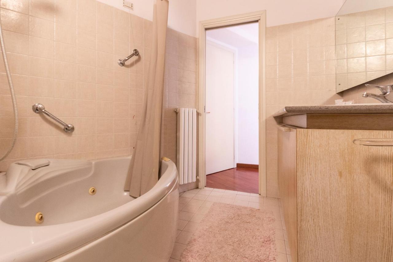 Anfiteatro Apartment In Brera Milano Eksteriør billede